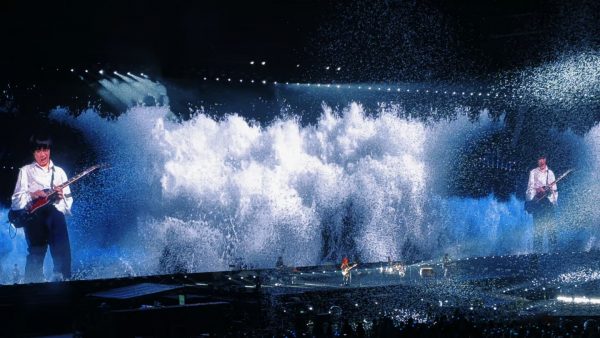 新裤子五一嗨翻工体   保安员守护秩序井然